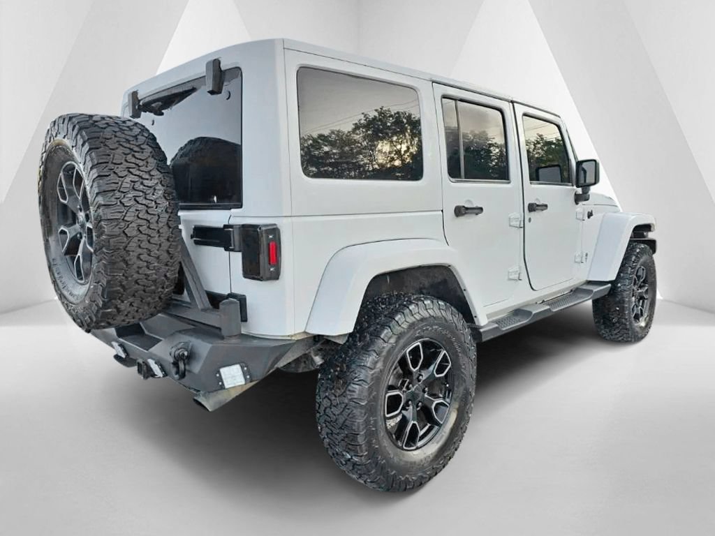 Used 2017 Jeep Wrangler Unlimited Sahara AWD/4WD image 5