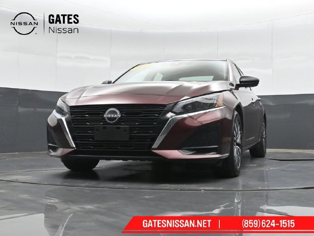 Used 2025 Nissan Altima 2.5 SV FWD image 38