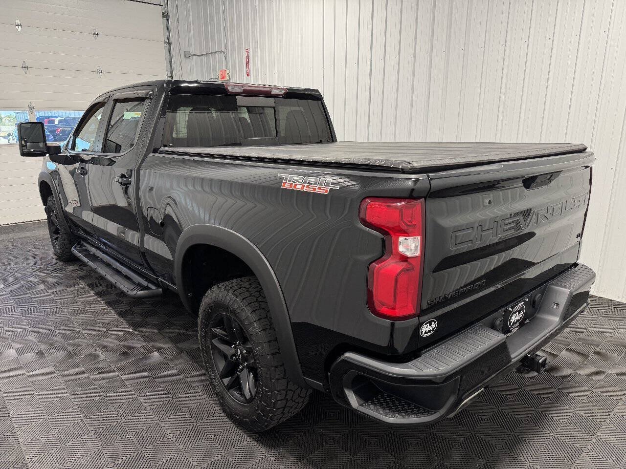 Used 2020 Chevrolet Silverado 1500 LT Trail Boss AWD/4WD image 4