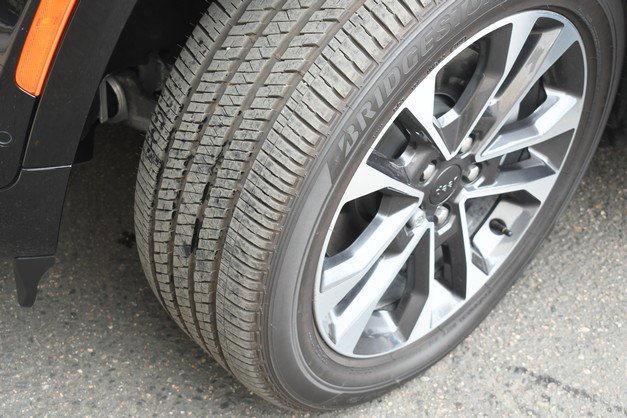 Used 2024 Jeep Grand Cherokee Overland w/ Advanced Protech Group III image 11