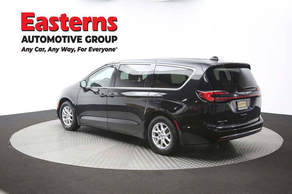 Used 2023 Chrysler Pacifica Touring-L FWD image 65