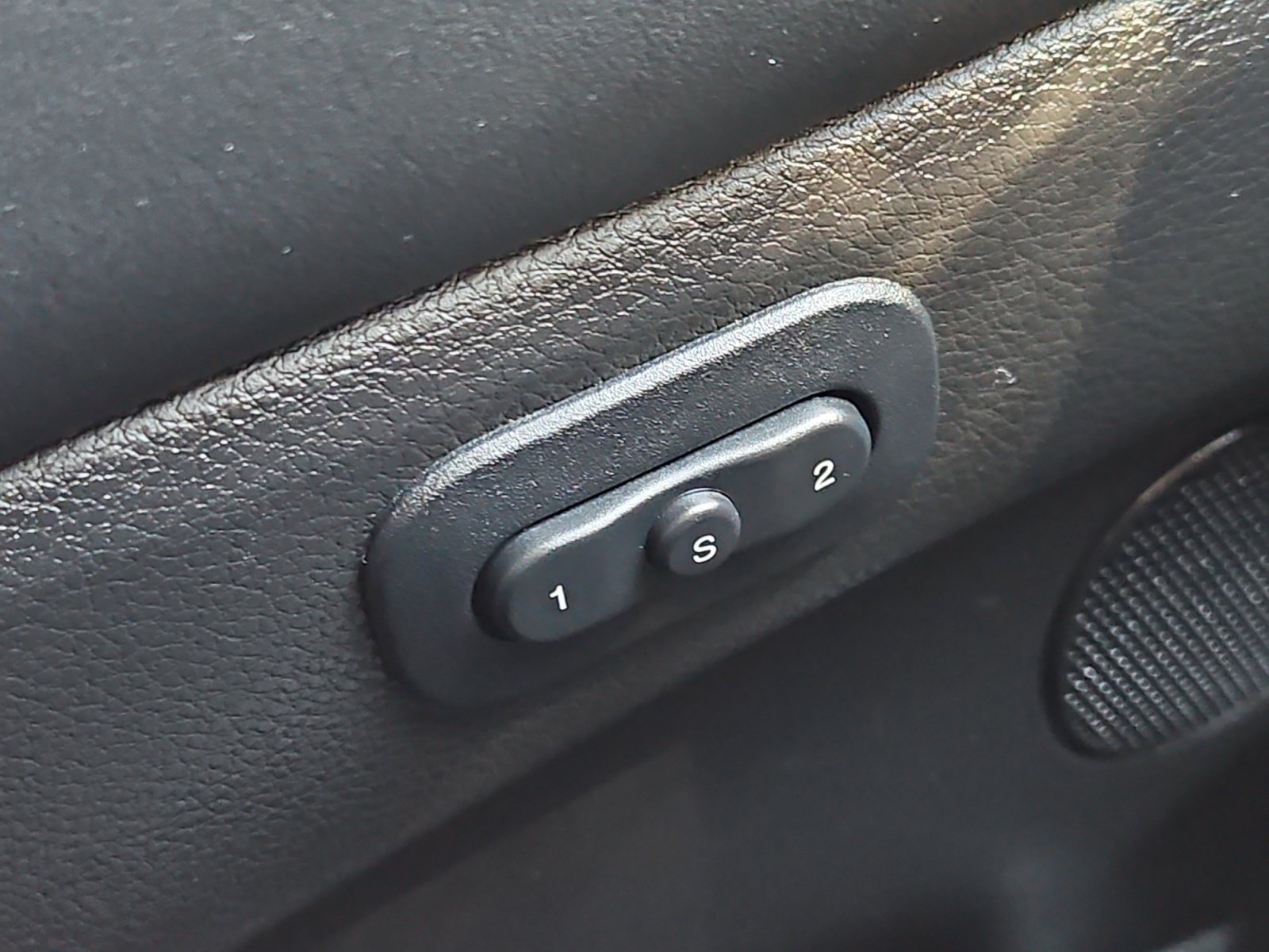 Used 2019 Jeep Grand Cherokee Summit AWD/4WD image 18