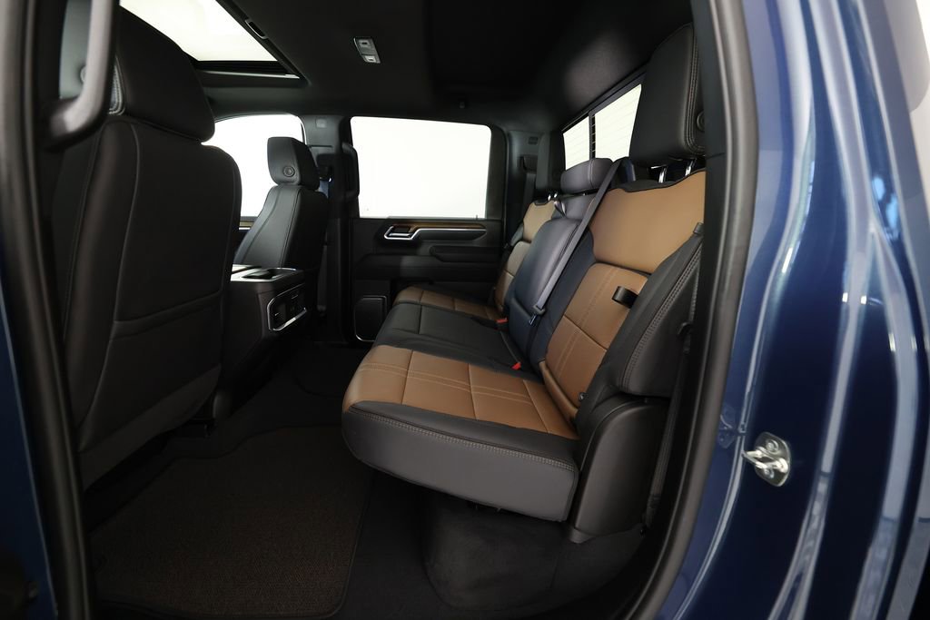 Used 2025 Chevrolet Silverado 2500 High Country w/ High Country Premium Package AWD/4WD image 14