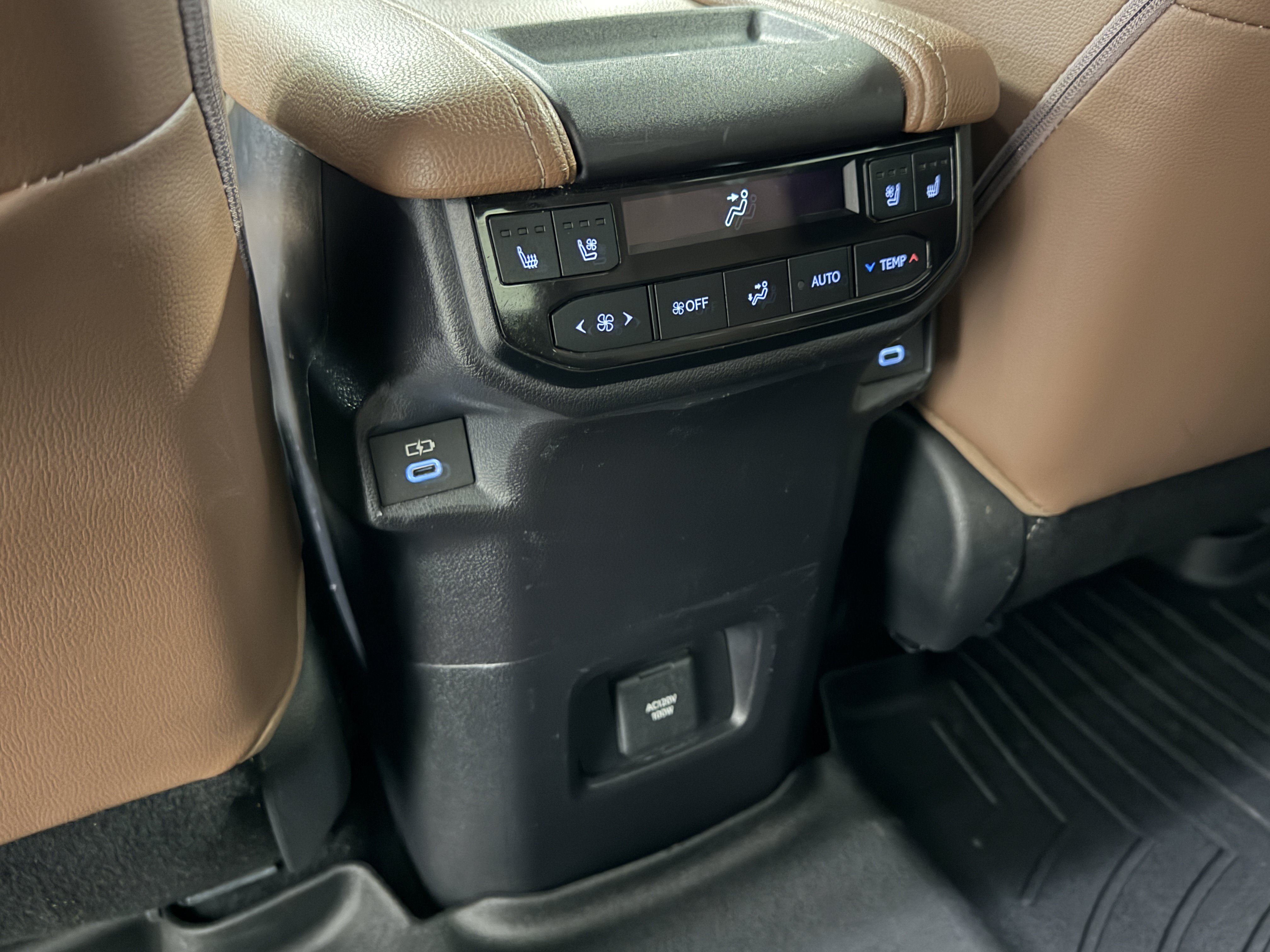 Used 2024 Toyota Grand Highlander AWD image 22