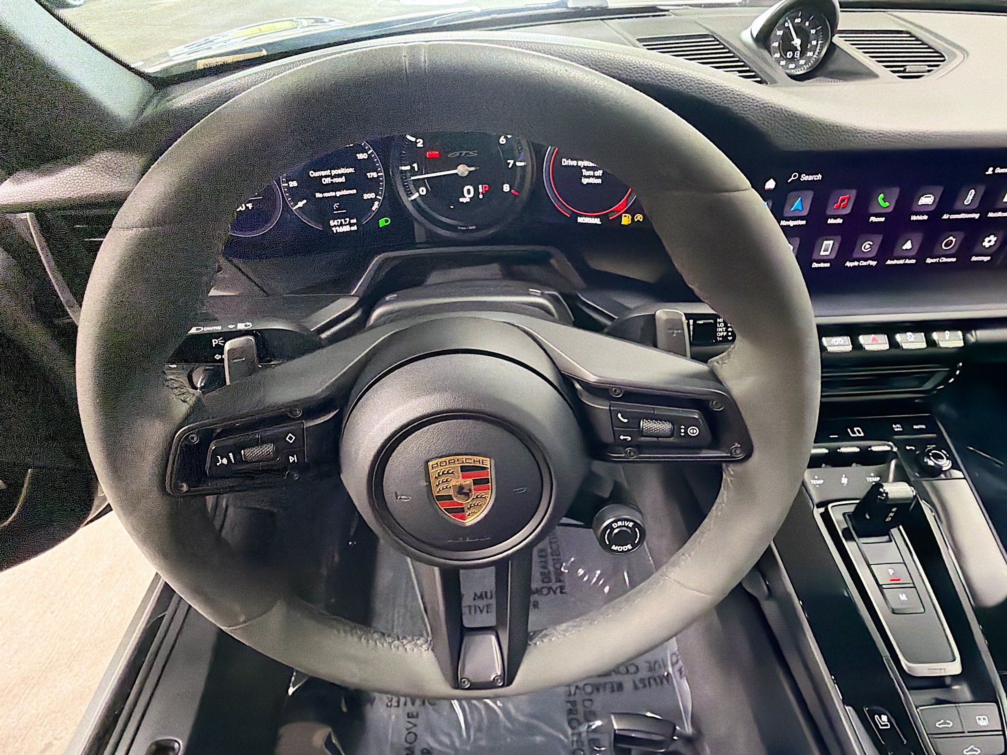 Certified 2024 Porsche 911 Carrera GTS RWD image 35