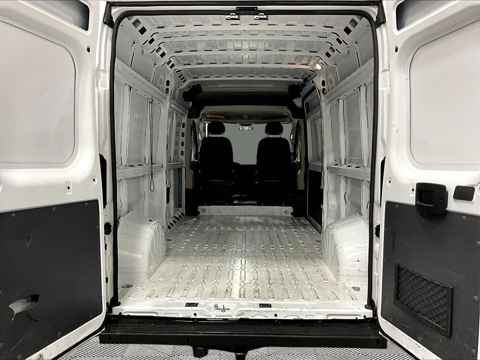 Used 2019 RAM ProMaster 2500 w/ Interior Convenience Group FWD image 7