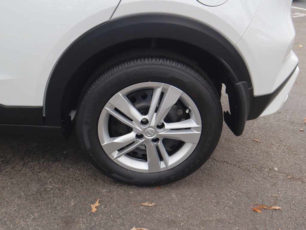 New 2025 Nissan Kicks Play S image 9