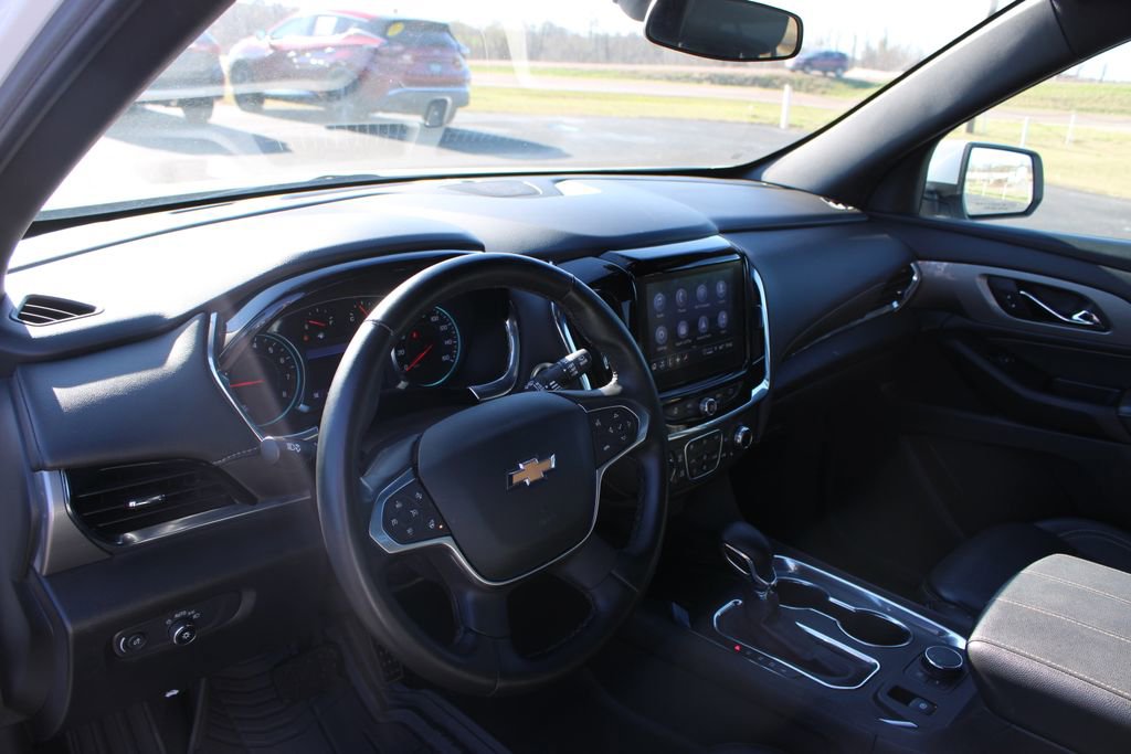 Used 2023 Chevrolet Traverse LT image 24