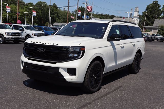 New 2025 Ford Expedition Max Platinum w/ Stealth Appearance Package image 17