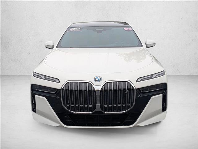 Used 2023 BMW i7 xDrive60 image 2