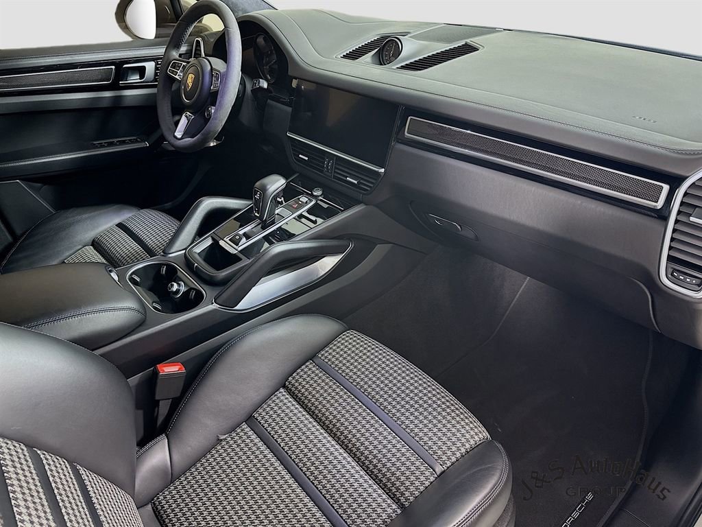 Used 2021 Porsche Cayenne Turbo S AWD/4WD image 34
