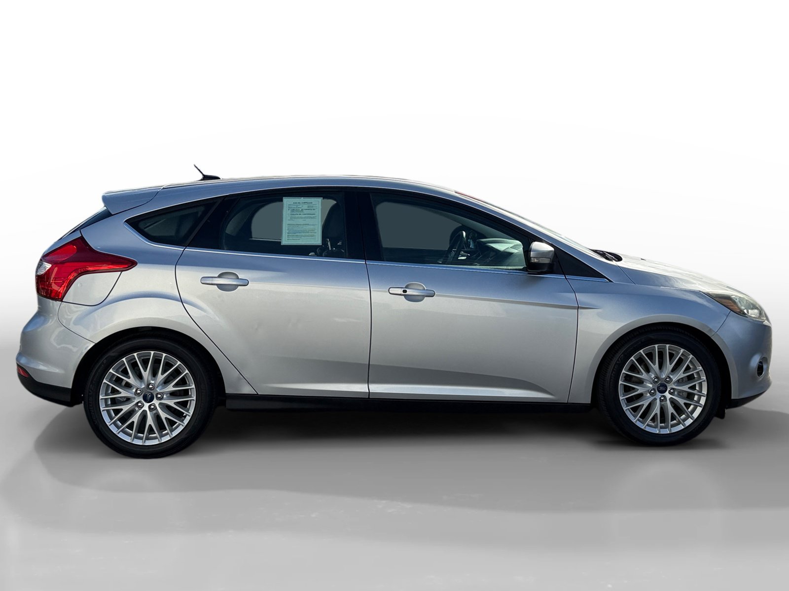Used 2014 Ford Focus Titanium FWD image 6