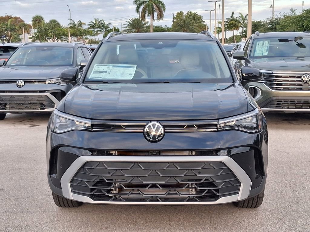 New 2026 Volkswagen Taos SE FWD image 2
