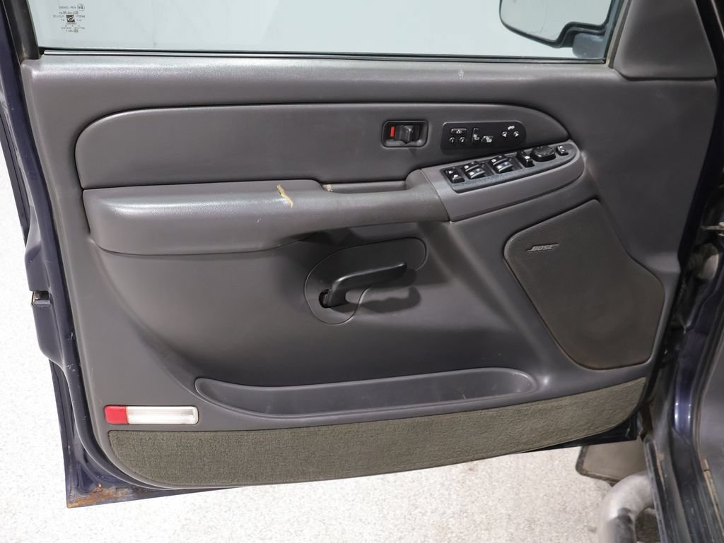 Used 2004 Chevrolet Avalanche 4x4 w/ Preferred Equipment Group image 23