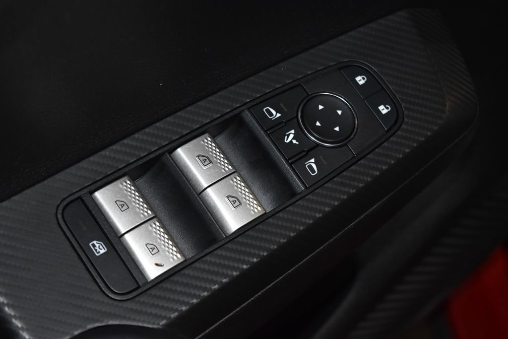 Used 2024 Mitsubishi Outlander SE image 5