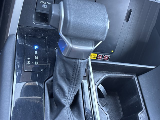 Used 2025 Toyota Tundra Platinum AWD/4WD image 38