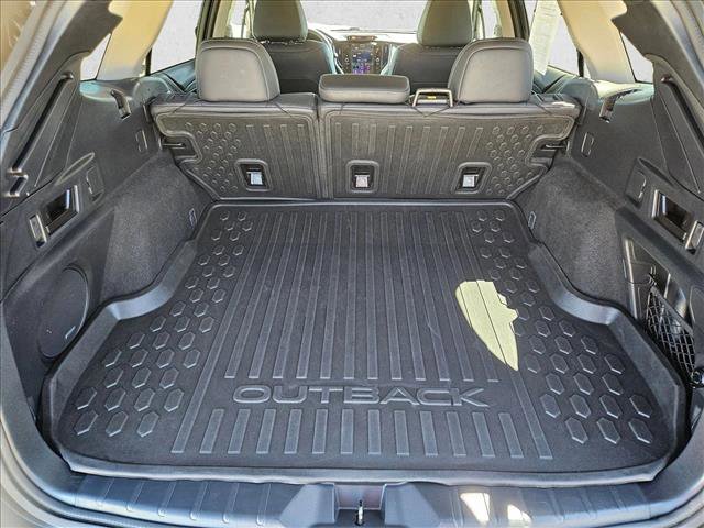 Used 2022 Subaru Outback Limited image 6