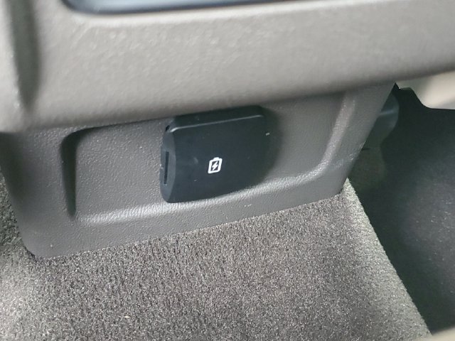 Used 2021 Lincoln Corsair FWD image 11