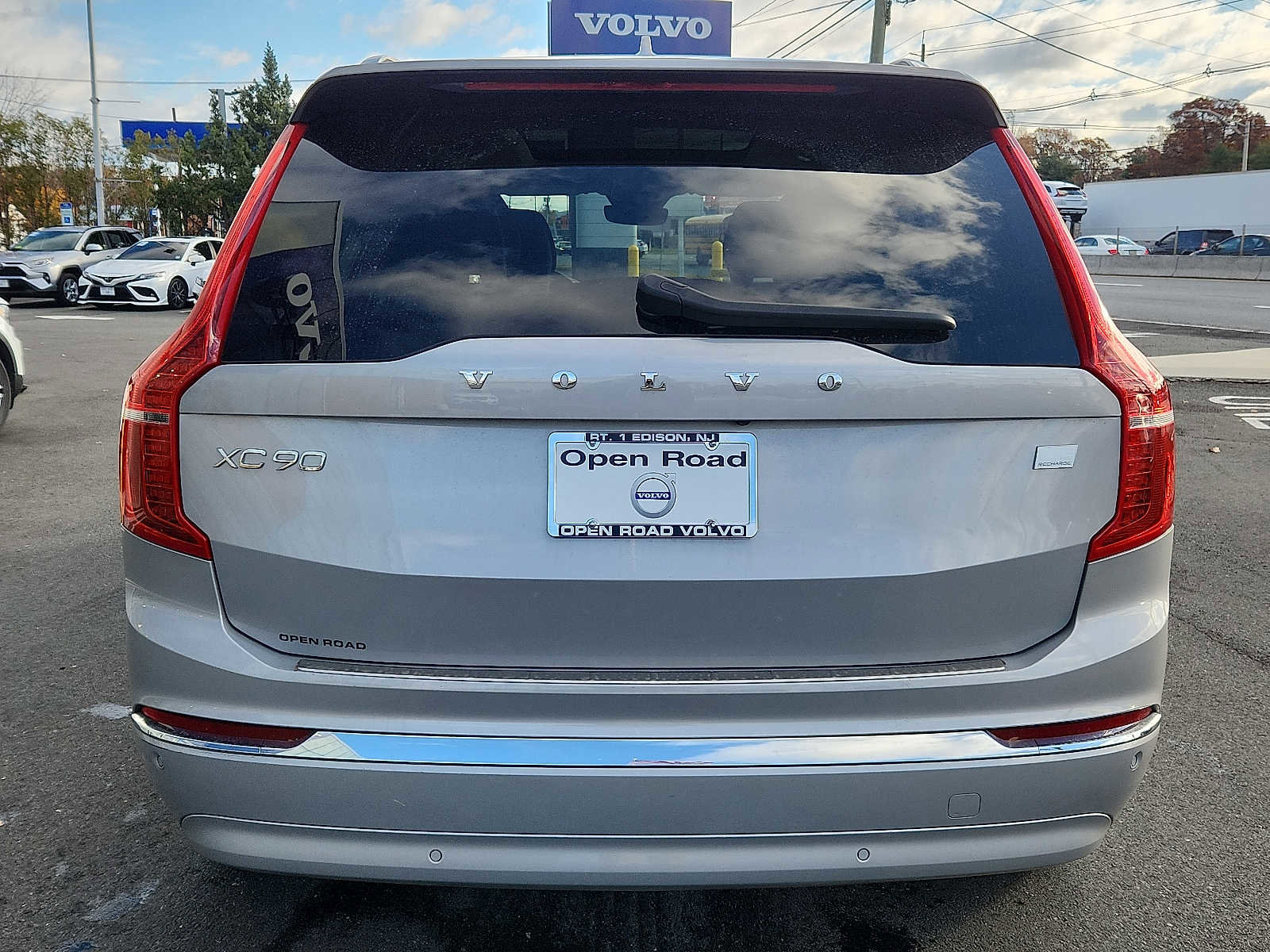 Certified 2024 Volvo XC90 T8 Plus image 5
