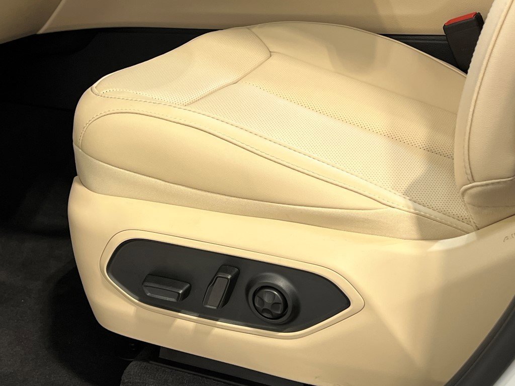 New 2025 Jeep Grand Cherokee Limited w/ Luxury Tech Group II image 15