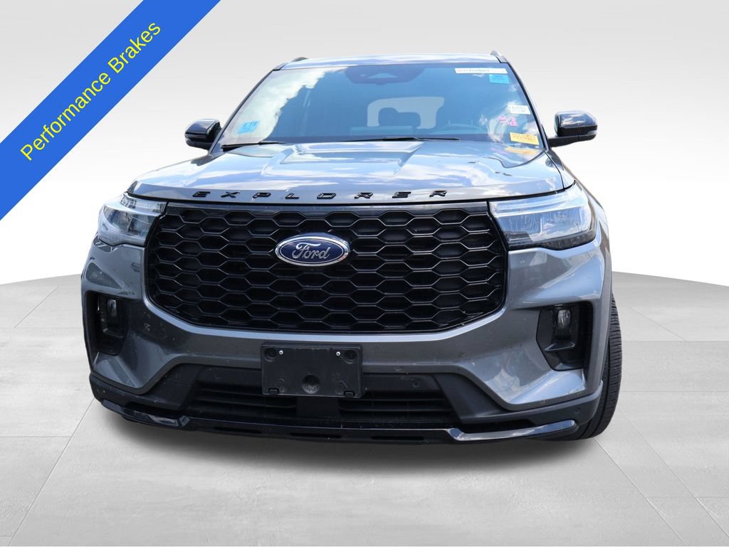 Used 2025 Ford Explorer ST-Line w/ ST-Line Street Pack AWD/4WD image 5