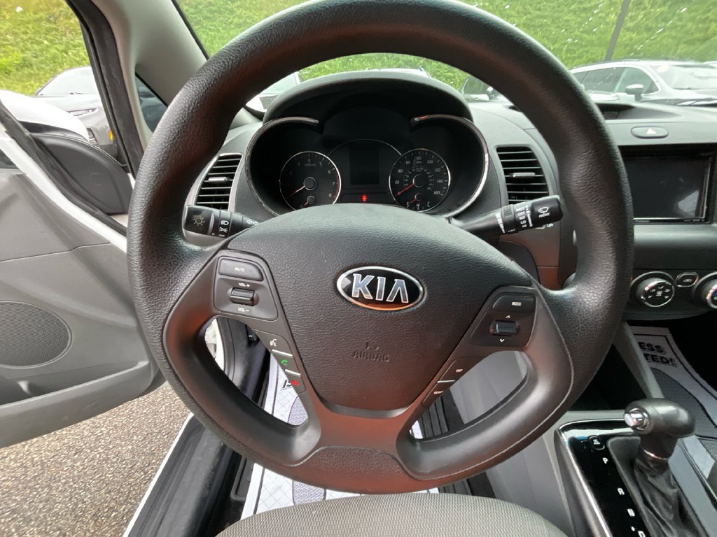 Used 2017 Kia Forte LX FWD image 15