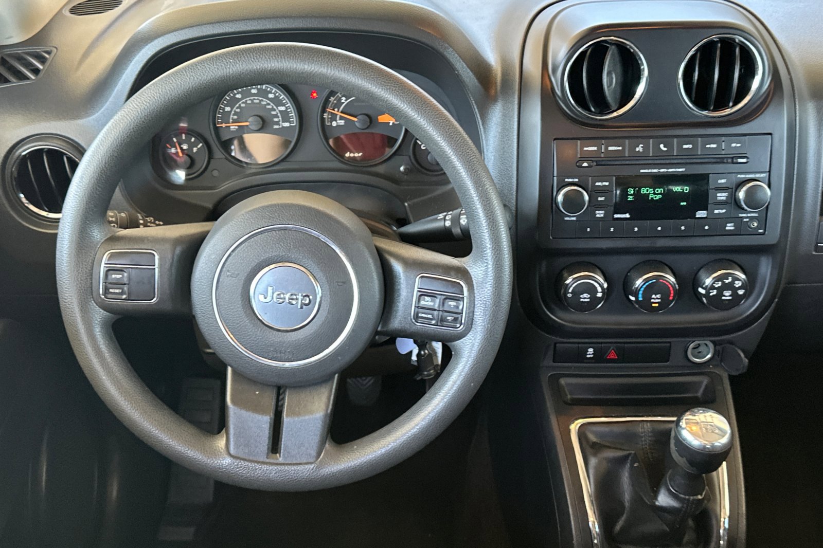 Used 2016 Jeep Patriot Sport FWD image 14