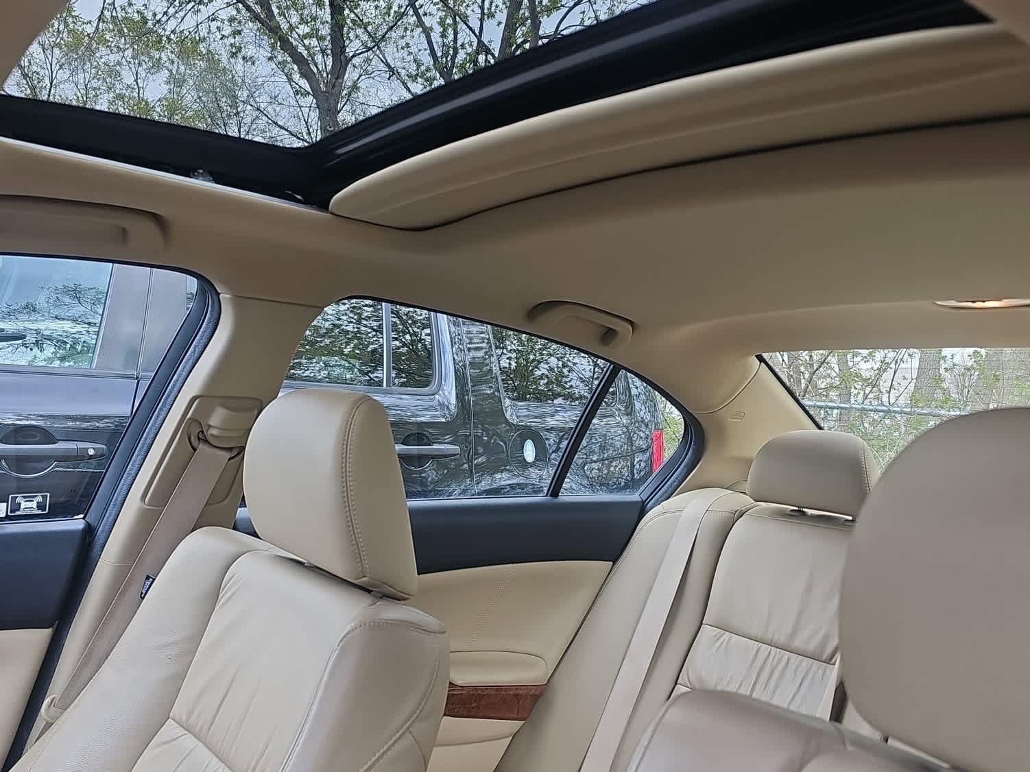 Used 2011 Honda Accord EX-L image 6