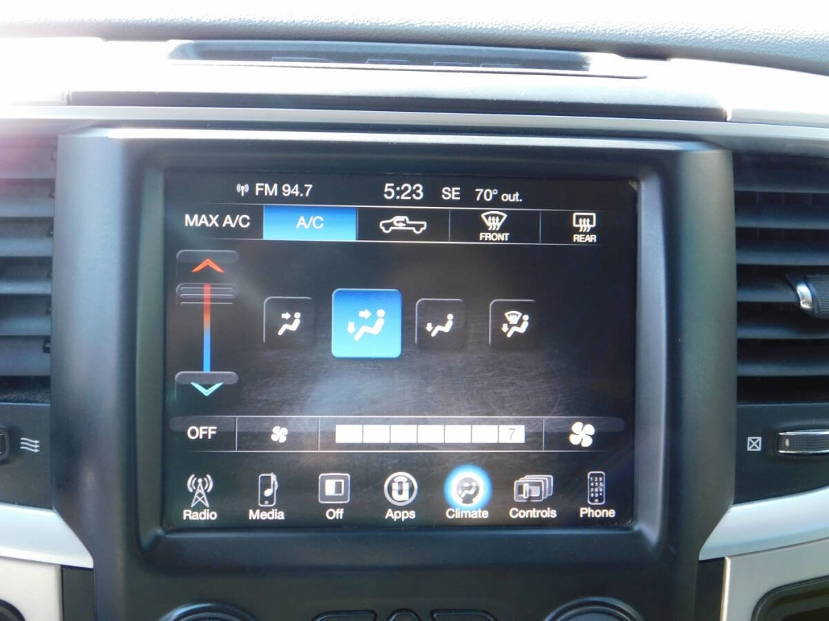 Used 2016 RAM 1500 Classic SLT w/ Luxury Group image 11