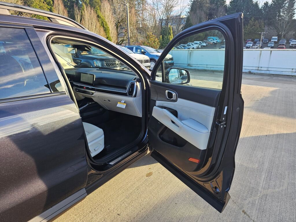 New 2026 Kia Sorento SX image 32