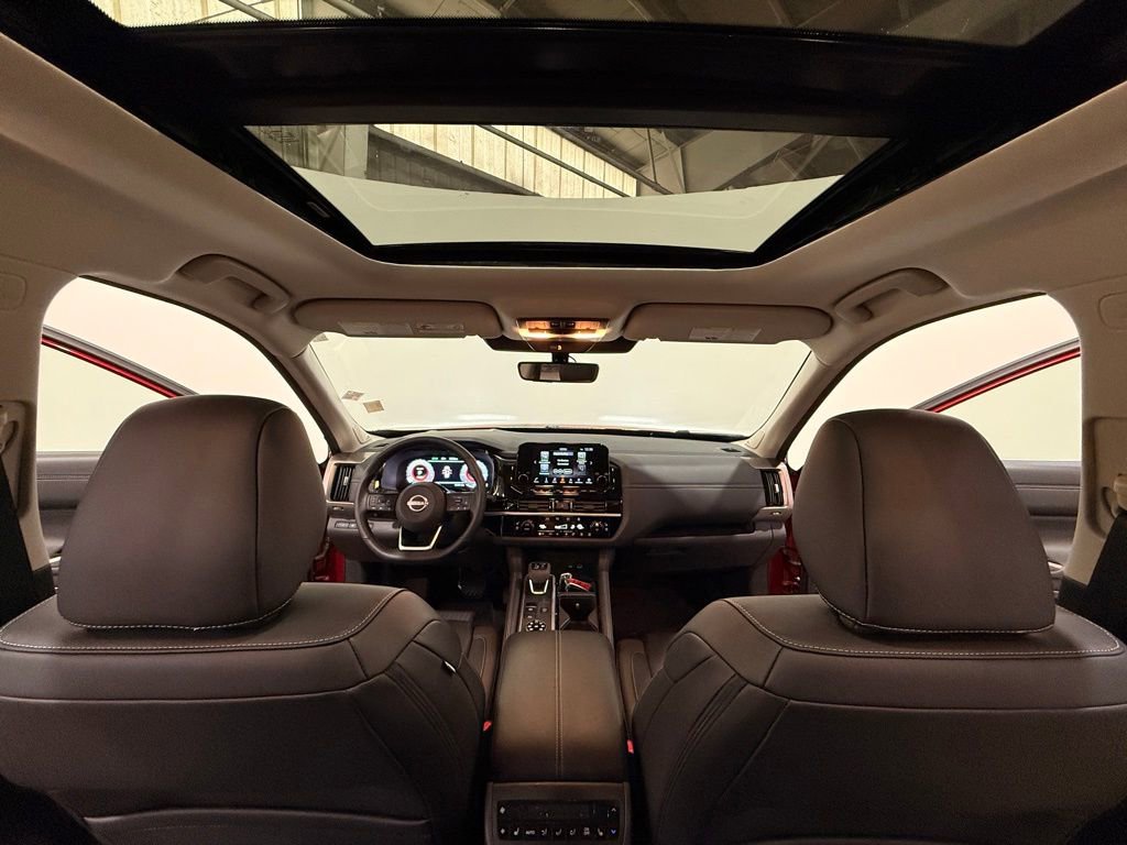 Used 2025 Nissan Pathfinder Platinum w/ Cargo Package image 20