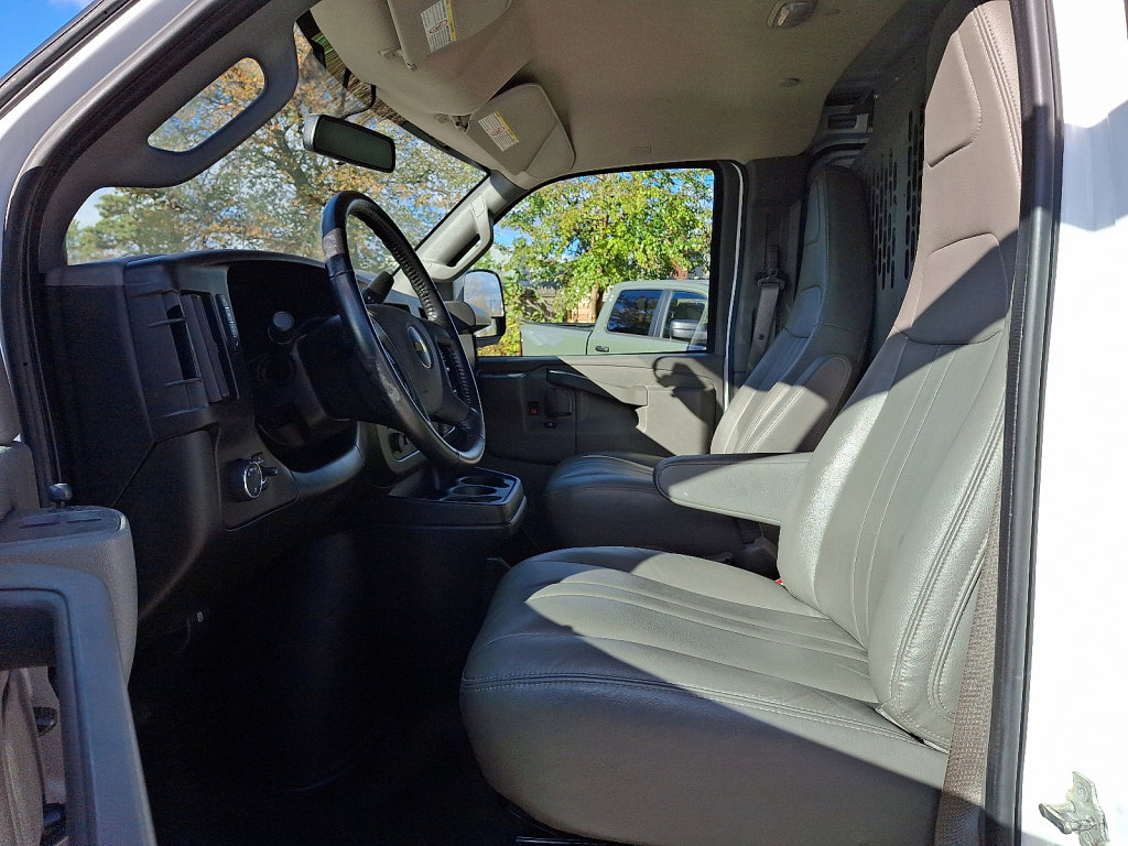 Used 2023 Chevrolet Express 2500 w/ Driver Convenience Package image 18