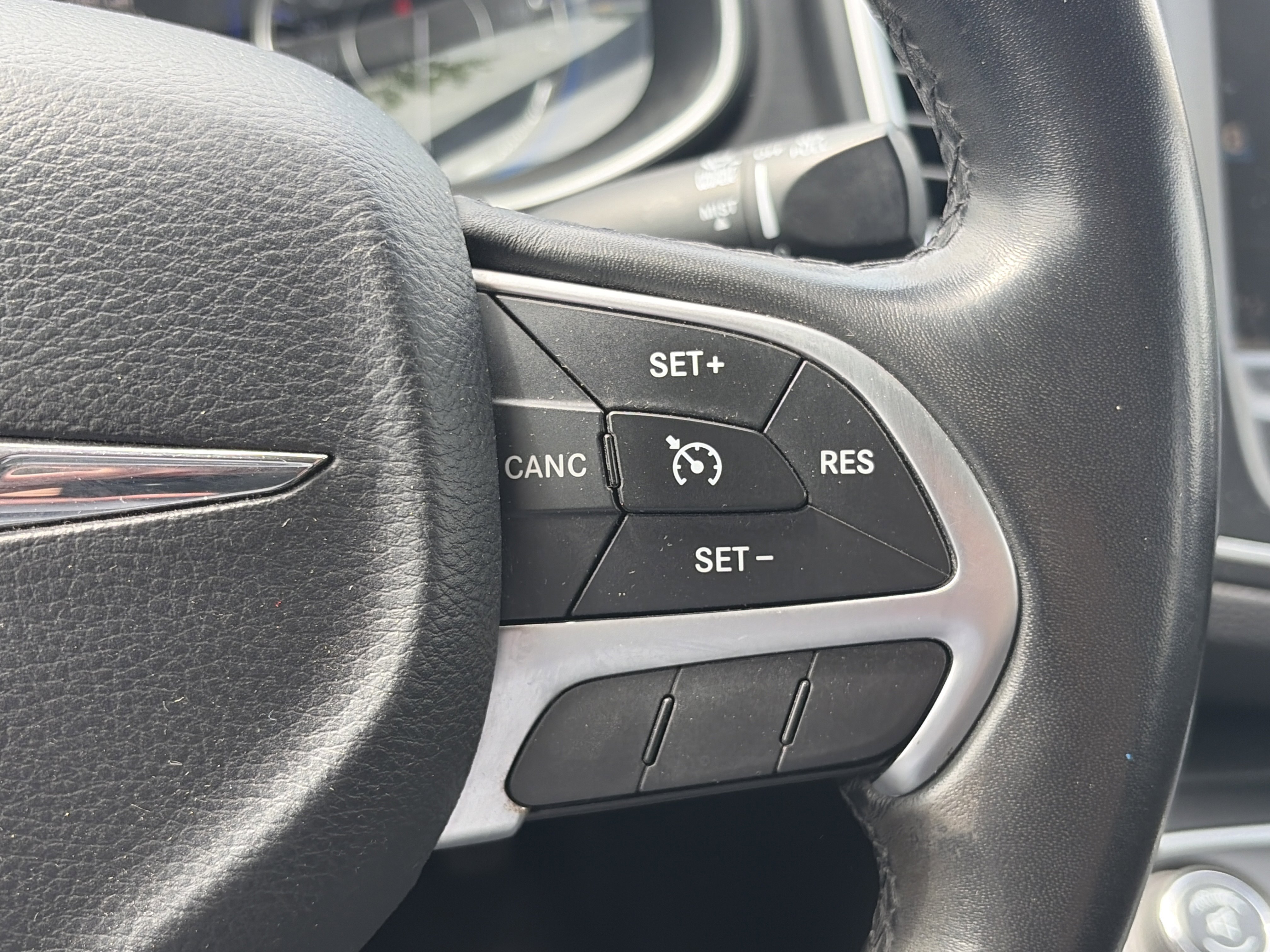 Used 2015 Chrysler 200 Limited w/ Convenience Group FWD image 20