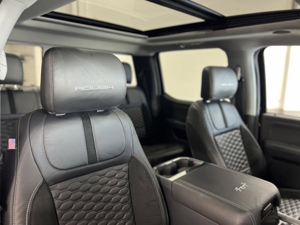 New 2026 Ford F250 Lariat w/ Black Appearance Package image 31