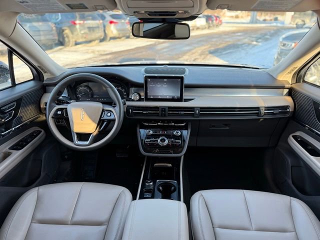 Used 2022 Lincoln Corsair FWD image 3