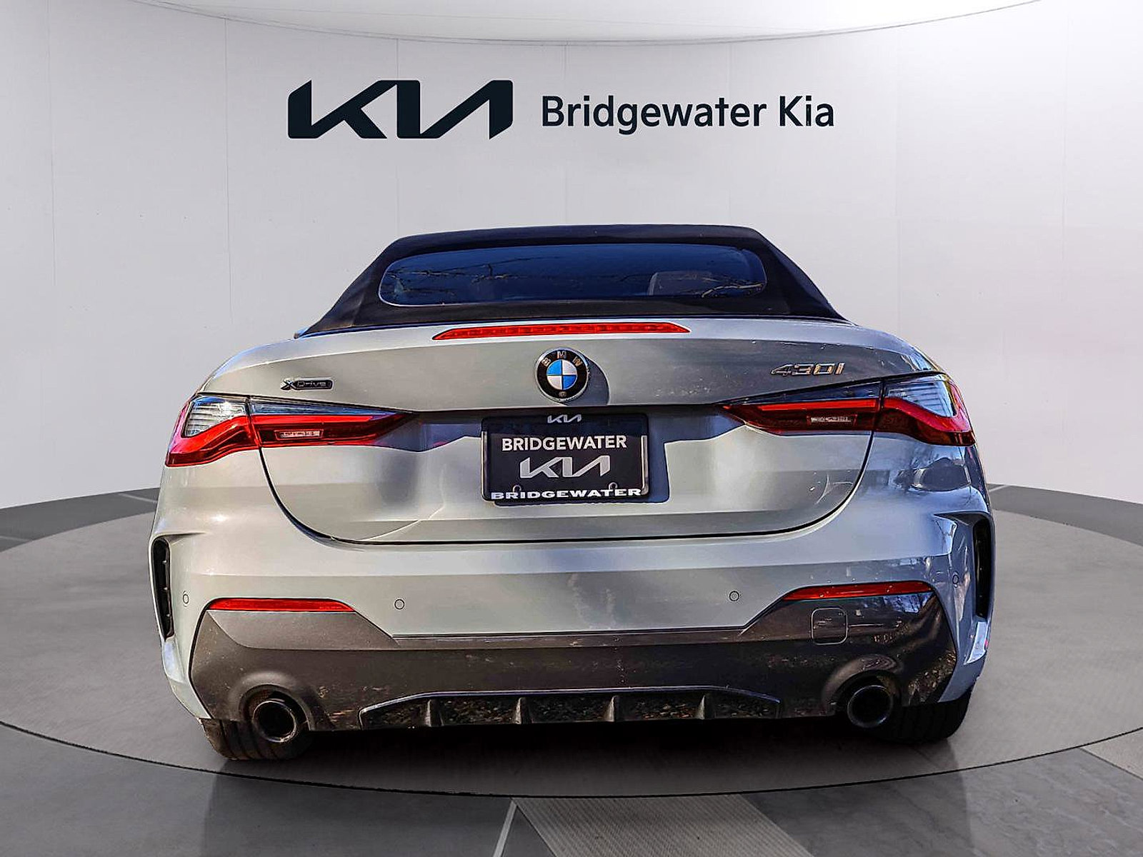 Used 2023 BMW 430i xDrive Convertible w/ M Sport Package AWD/4WD image 7