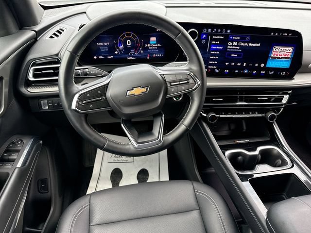 Used 2025 Chevrolet Traverse LT AWD/4WD image 14