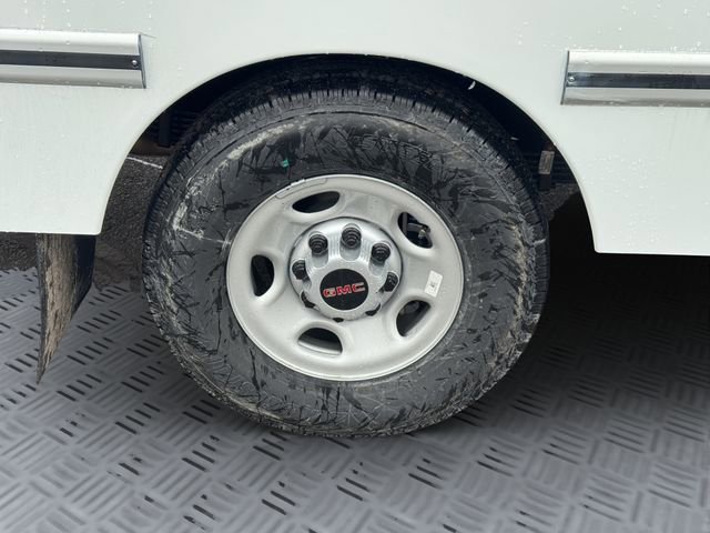 New 2026 GMC Savana 3500 w/ Power Convenience Package RWD image 25