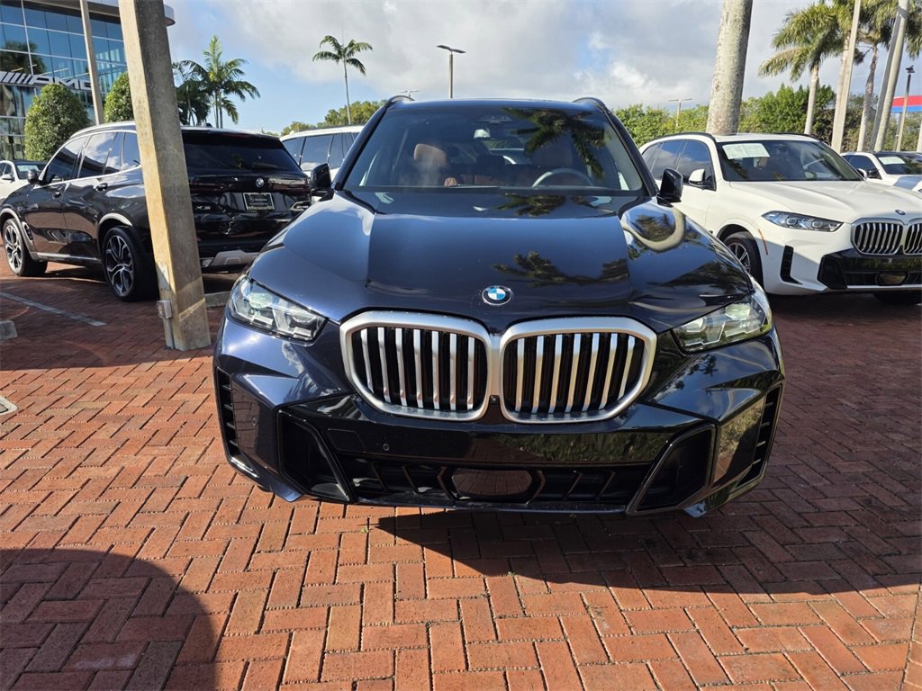 Used 2024 BMW X5 xDrive40i w/ M Sport Package image 2