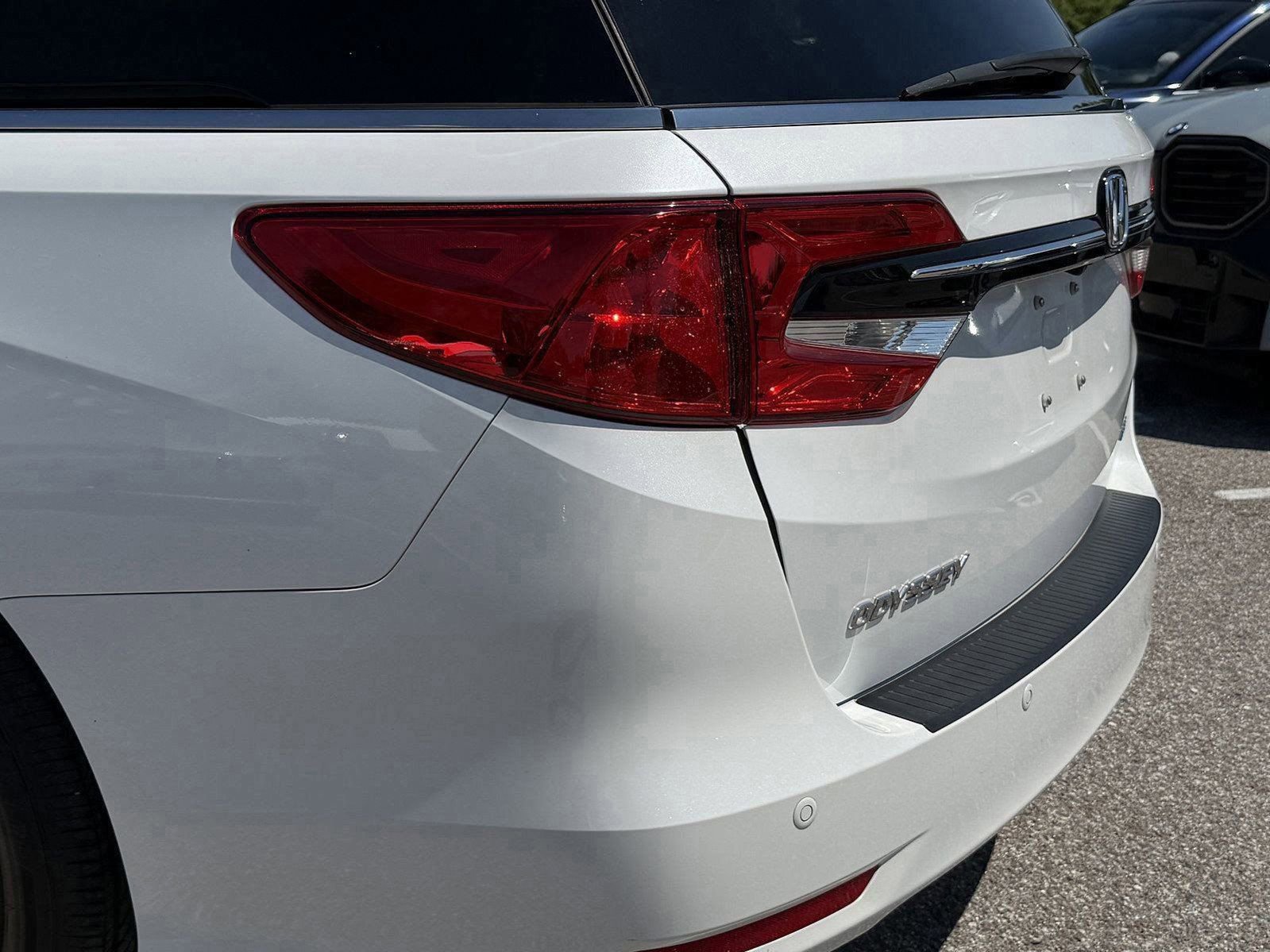 Used 2022 Honda Odyssey Elite image 5