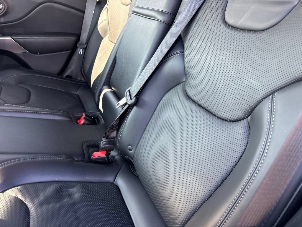 Used 2019 Jeep Cherokee Limited AWD/4WD image 28