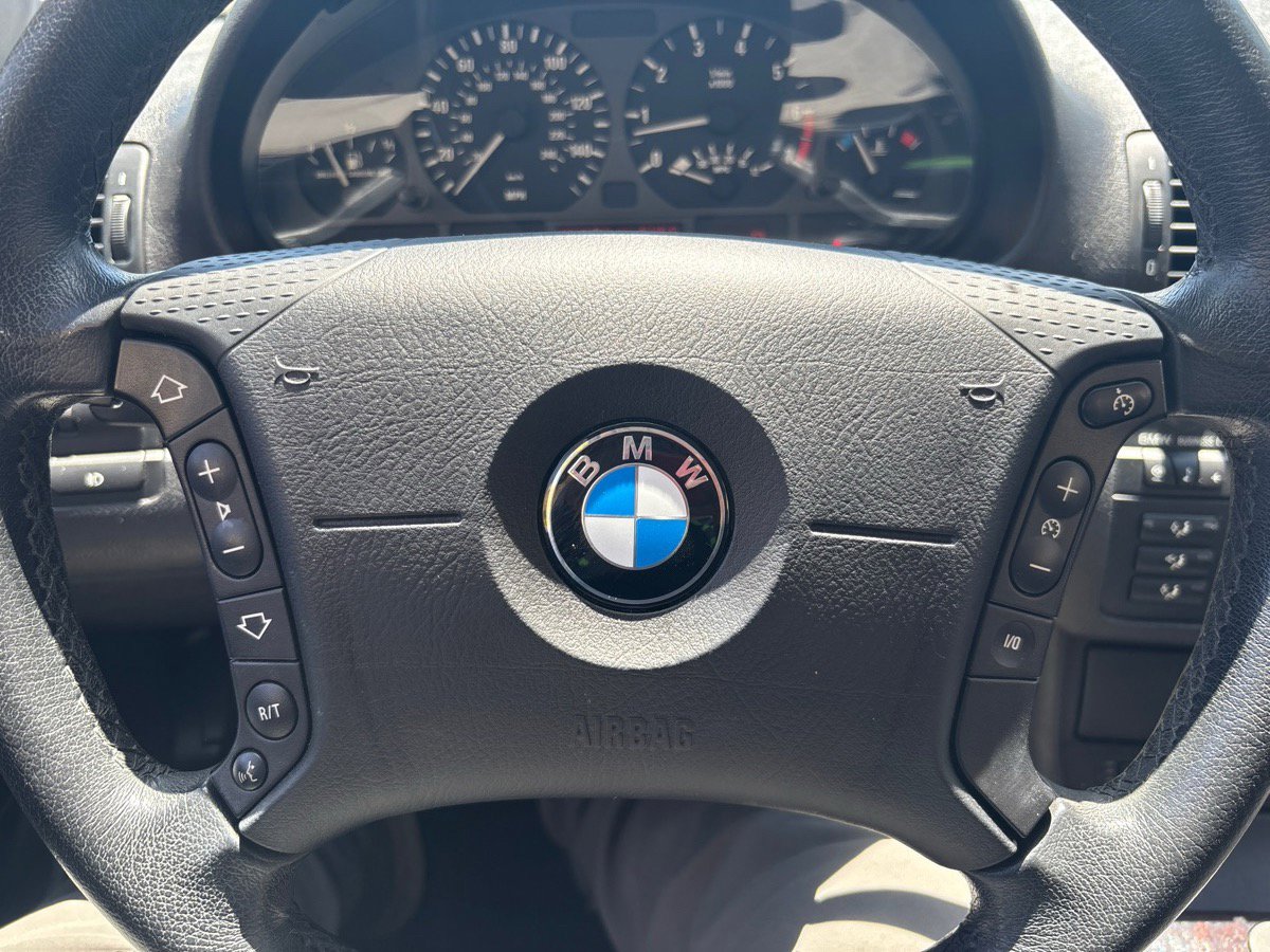 Used 2002 BMW 325xi Sedan AWD/4WD image 12