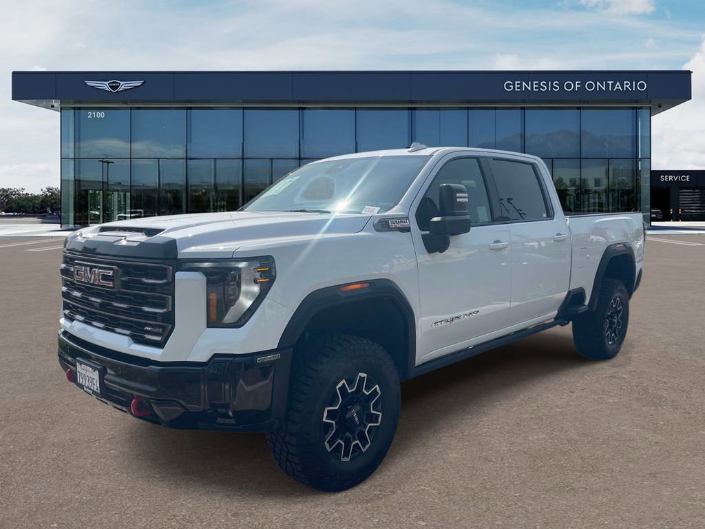 Used 2025 GMC Sierra 2500 AT4X image 3