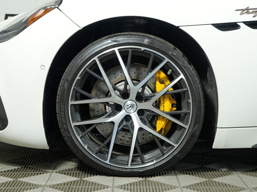 Used 2024 Maserati GranTurismo Trofeo AWD/4WD image 12