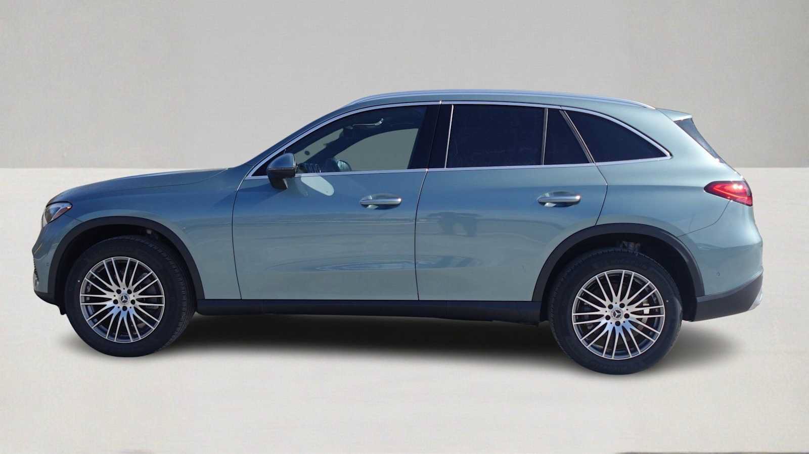 Used 2026 Mercedes-Benz GLC 300 4MATIC image 8
