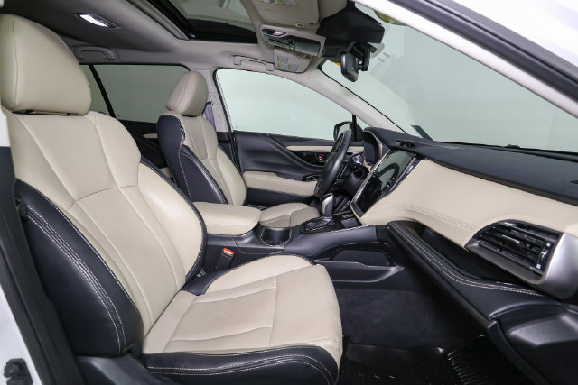 Used 2025 Subaru Outback Limited AWD/4WD image 17