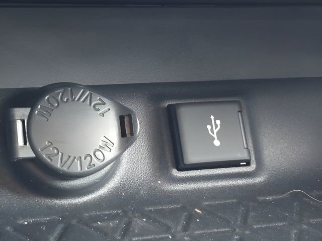 Used 2021 Toyota RAV4 XLE w/ Convenience Package image 29
