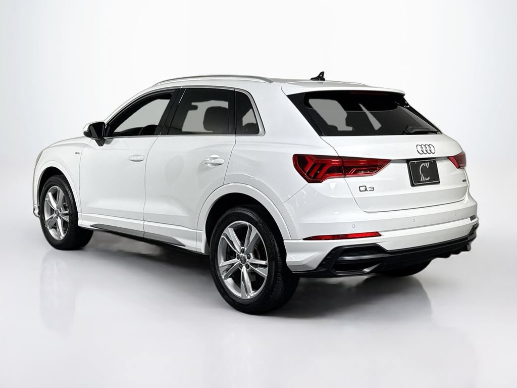 Used 2020 Audi Q3 2.0T Premium w/ Convenience Package AWD/4WD image 3