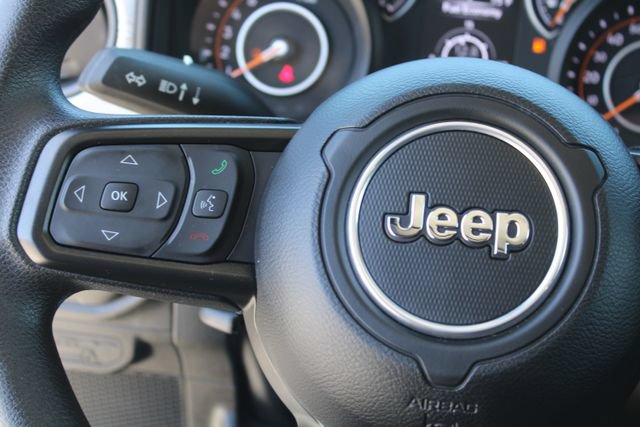 Used 2025 Jeep Gladiator Sport AWD/4WD image 18