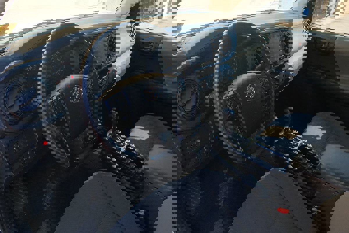 Used 2022 Toyota Tacoma SR image 14